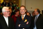 Sittard 15 januari 2003
Presentatie beeld Toon Hermans.
Aanwezig Maurice Hermans Gaby Hermans en ..... Hermans met hun dames. Jos Brink