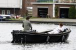 Amsterdam 9 augustus 2007
Leco v Zadelhoff aan het varen met boot . Yvonne Brandsteder en Nicolette zijn daarbij.