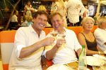 St Tropez 4 augustus 2007
Vrijgezellendag van Willibrord Frequin bij Tahiti Beach. vlnr    Johan Westermeijer Marcel Boekhoorn
