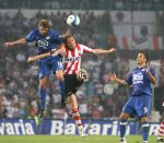 Eindhoven, 25 Augustus 2007 Eerste thuiswedstrijd Seizoen 2007/2008 PSV-NEC, eindstand 5-0
Mike Zonneveld in duel met Brett Holman