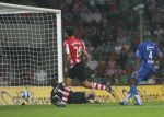 Eindhoven, 25 Augustus 2007 Eerste thuiswedstrijd Seizoen 2007/2008 PSV-NEC, eindstand 5-0
Otman Bakkal is erg blij met zijn doelpunt (4-0)