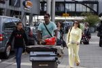 Schiphol 29 juli 2007
Patrick Kluivert en zij zwangere vriendin Rossana Lima komen terug met hun kinderen van vakantie op ibiza.