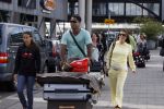 Schiphol 29 juli 2007
Patrick Kluivert en zij zwangere vriendin Rossana Lima komen terug met hun kinderen van vakantie op ibiza.