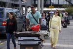 Schiphol 29 juli 2007
Patrick Kluivert en zij zwangere vriendin Rossana Lima komen terug met hun kinderen van vakantie op ibiza.