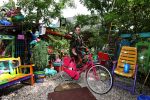 Den Ilp, 14 Juli 2007
Petra Heyboer, een van de vijf bruiden van de inmiddels ruim 2 jaar geleden overleden Anton Heyboer runt nog dagelijks haar winkeltje