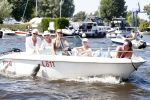 Loosdrecht 5 augustus 2007
Ria Valk is weer terug bij haar ex vriend. Ria op boot aan het varen met docter Monique en kleindochter.