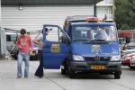 Amsterdam, 27 Juli 2007
Rick Brandsteder ging vandaag met zijn broer Robert Brandsteder en chauffeur Menno Kohler de auto van zijn moeder ophalen die hij afgelopen week met drank op in elkaar had gereden.
Na een nachtje cel mocht hij weer naar huis.
Foto Peter Smulders BV