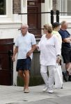 Amsterdam 6 augustus 2007
Rijk de Gooyer en zijn vriendin Nel wandelen door Amsterdam.