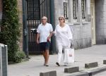 Amsterdam 6 augustus 2007
Rijk de Gooyer en zijn vriendin Nel wandelen door Amsterdam.