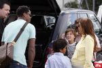 Schiphol 29 juli 2007
Patrick Kluivert en zij zwangere vriendin Rossana Lima komen terug met hun kinderen van vakantie op ibiza.