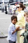 Schiphol 29 juli 2007
Patrick Kluivert en zij zwangere vriendin Rossana Lima komen terug met hun kindreen van vakantie op ibiza.