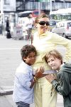 Schiphol 29 juli 2007
Patrick Kluivert en zij zwangere vriendin Rossana Lima komen terug met hun kindreen van vakantie op ibiza.