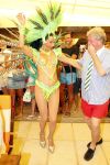 St Tropez 4 augustus 2007
Vrijgezellendag van Willibrord Frequin bij Tahiti Beach.
Peter Smulders bv