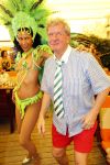 St Tropez 4 augustus 2007
Vrijgezellendag van Willibrord Frequin bij Tahiti Beach.
Peter Smulders bv