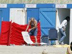 Bergen aan Zee 31 juli 2007
Youp van t Hek en zjn vrouw Debbie Petter op het strand.
Peter Smulders bv