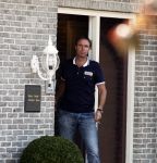 De Goorn 17 juli 2009
Koen Lenting , de man van Sonja Bakker verlaat hun huis.
Peter Smulders bv