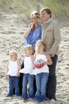 Wassenaar 20 juli 2009
Fotouurtje met Prins Willem Alexander Prinses Maxima, Prinses Amalia Prinses Alexia en Prinses Ariane op het strand van Wassenaar.