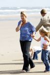 Wassenaar 20 juli 2009
Fotouurtje met Prins Willem Alexander, Prinses Maxima, Prinses Amalia, Prinses Alexia en Prinses Ariane op het strand van Wassenaar