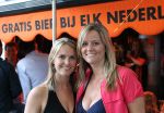 Amsterdam, 3 Juli 2010 Feest in Cafe Europub t.g.v. van de vrijlating Bavariababes Barbara Castelein en Mirte Nieuwpoort
Foto Peter Smulders BV