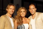 Ibiza 13 en 14 juli 2010
Johnny Heitinga en Charlotte Sophie trouwen op ibiza. Ze vliegen met een prive vliegtuig na de huldiging naar ibiza. Charlotte met Boudewijn Zenden
Peter Smulders bv