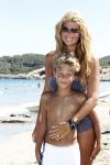 Ibiza 28 juli 2010
Estelle en Maxim Gullit op het strand van ibiza
Peter Smulders bv