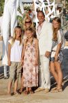Ibiza 15 juli 2010
Trouwen Johhny en Charlotte Sophie Heitinga . Dochter Jezebel was er ook bij. Frank de Boer met vrouw en kinderen
Peter Smulders bv