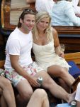Amsterdam 10 juli 2010
Gigi ravelli met haar nieuwe vriend op de boot in de grachten van Amsterdam.
Peter Smulders bv