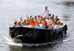 Amsterdam 6 juli 2010
Gordon viert zijn 42e verjaardag met een boot tocht door de amsterdamse grachten.
Peter Smulders bv