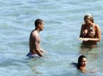 Ibiza 15 juli 2010
Gregory v d Wiel met vriendin en Angela v Hulten met vriendinnen op vakantie .
Peter Smulders bv
