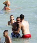 Ibiza 15 juli 2010
Gregory v d Wiel met vriendin en Angela v Hulten met vriendinnen op vakantie .
Peter Smulders bv