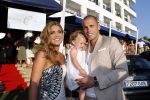 Ibiza 13 en 14 juli 2010
Johnny Heitinga en Charlotte Sophie trouwen op ibiza. Ze vliegen met een prive vliegtuig na de huldiging naar ibiza. Met dochtertje Jezebel
Peter Smulders bv