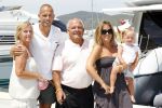 Ibiza 29 juli 2010
Johnny Charlotte Sophi en Jezebel Heitinga op huwelijksreis op ibiza. John heeft boot/jacht gehuurd en gaat met zijn schoonvader Pierre Zenden en zijn schhonmoeder varen.
Peter Smulders bv