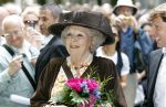 Den Haag 17 juni 2010
Koningin Beatrix opent beelden tentoonstelling op de lange voorhout.
Peter Smulders bv