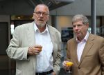Utrecht 7 Juni 2010, Locatie Mercedes Nederland, 5e introductie van het Magazine Helden, gemaakt foor Frits Barend en zijn dochter Barbara Barend
Rob v Vuure met Frits Barend
Foto Peter Smulders BV