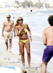 Ibiza 10 augustus 2011
Estelle en Joelle Gullit op vakantie op ibiza. Ruud en Maxim zijn samen naar Zuid Afrika voor een voetbaltournooi.
Peter Smulders bv