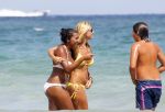 Ibiza 10 augustus 2011
Estelle en Joelle Gullit op vakantie op ibiza. Ruud en Maxim zijn samen naar Zuid Afrika voor een voetbaltournooi.
Peter Smulders bv