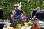 Aalsmeer 9 juli 2011
BBQ van Gerard Joling met fans bij hem thuis. 
Peter Smulders bv