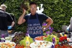 Aalsmeer 9 juli 2011
BBQ van Gerard Joling met fans bij hem thuis. 
Peter Smulders bv