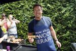Aalsmeer 9 juli 2011
BBQ van Gerard Joling met fans bij hem thuis. 
Peter Smulders bv