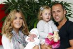 Schiphol Oost 6 juli 2011
John en Charlotte Sophie Heitinga landen op schiphol oost met hun  dochter Jezebel en pas geboren baby zoontje Lennon.
Peter Smulders bv