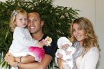 Schiphol Oost 6 juli 2011
John en Charlotte Sophie Heitinga landen op schiphol oost met hun  dochter Jezebel en pas geboren baby zoontje Lennon.
Peter Smulders bv