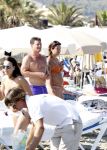 Ibiza 26 juli 2011
Wendy v Dijk met Erland Galjaard en Sem en Lizzy op het strand. Ook Martijn Amanda Bickel Jasmijn Achilles en Michelle Krabbe zijn aanwezig bij coco beach.
Peter Smulders bv