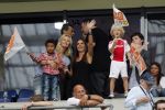 Amsterdam 3 augustus 2011
Afscheidswedstrijd Edwin v d Sar in Arena . Anouk en Max Smulders en Rossana Kluivert met Shane en Ninoi
Peter Smulders bv