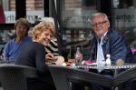 Amsterdam 3 augustus 2011
Simone Kleinsma en Guus Verstraeten lunchen op de cornelis schuytstraat.
Peter Smulders bv
