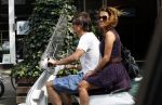 Amsterdam 1 augustus 2011
Tatum dagelet en haar vriend Daniel de Ridder op vespa scooter.
Peter Smulders bv