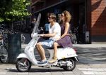 Amsterdam 1 augustus 2011
Tatum dagelet en haar vriend Daniel de Ridder op vespa scooter.
Peter Smulders bv