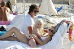 Ibiza 10 augustus 2011
Vivian Reijs met dochter Day en vriend Matias bij coco beach op ibiza.
Peter Smulders bv