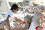 Ibiza 10 augustus 2011
Vivian Reijs met dochter Day en vriend Matias bij coco beach op ibiza.
Peter Smulders bv