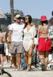 ibiza 12 augustus 2011
Wesley Sneijder en zijn vrouw Yolanthe Sneijder Cabau v Kasbergen zijn een paar dagen op vakantie op ibiza en zitten egzellig bij de populaire strandtent Blue Marlin.
Peter Smulders bv