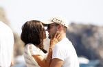 ibiza 12 augustus 2011
Wesley Sneijder en zijn vrouw Yolanthe Sneijder Cabau v Kasbergen zijn een paar dagen op vakantie op ibiza en zitten egzellig bij de populaire strandtent Blue Marlin.
Peter Smulders bv